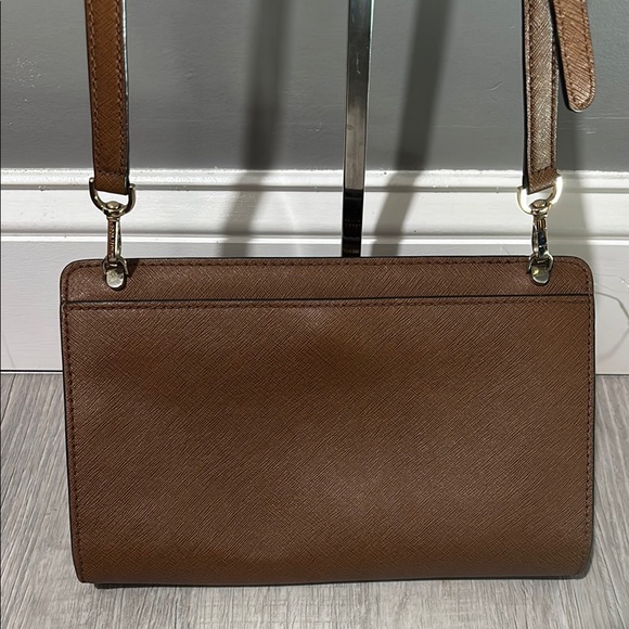 Michael Kors Brown Leather crossbody bag - Picture 4 of 10